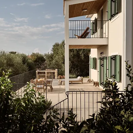 וילה Phi Simple Living Quarters