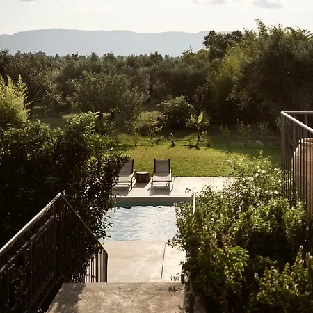 Phi Simple Living Quarters Villa Akrotiri (Zakynthos)