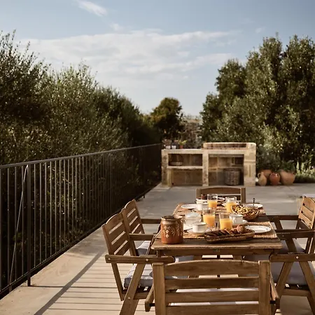 Phi Simple Living Quarters