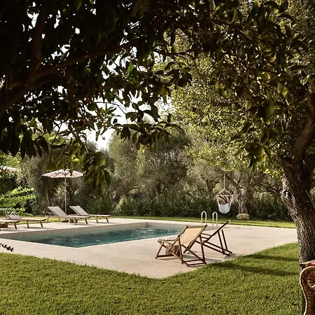 Phi Simple Living Quarters Villa Akrotiri (Zakynthos)