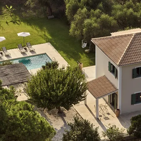 Phi Simple Living Quarters *