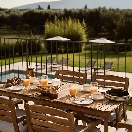 Phi Simple Living Quarters Villa