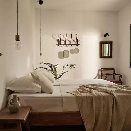 Phi Simple Living Quarters Villa Akrotíri