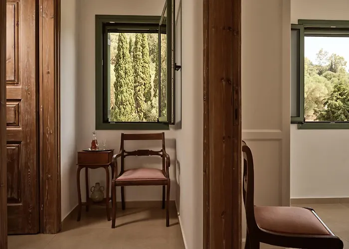 Villa Phi Simple Living Quarters *