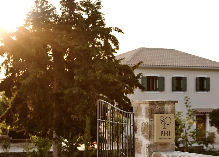 Phi Simple Living Quarters Villa